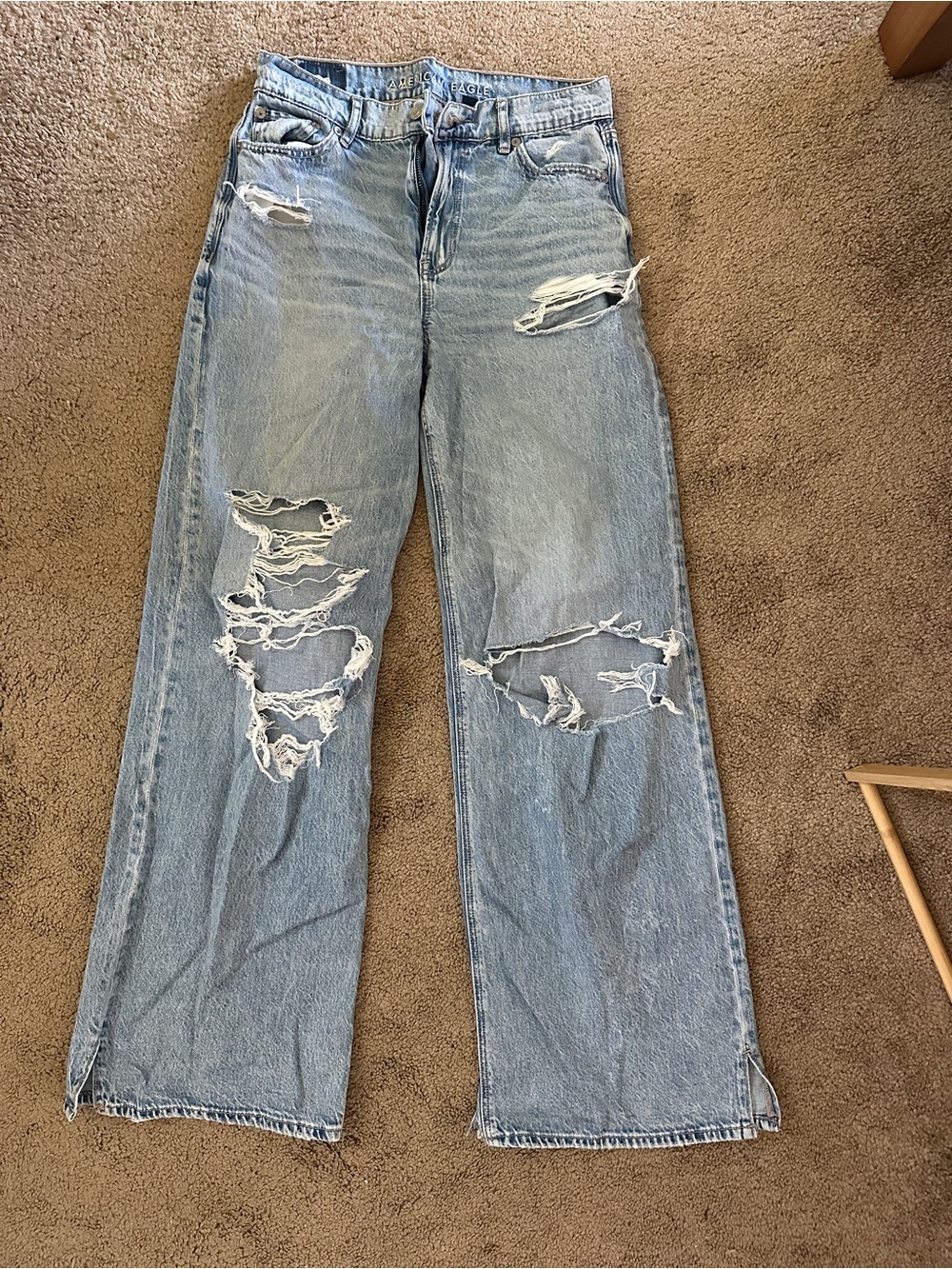 American Eagle Light Blue Distressed Women's Jeans